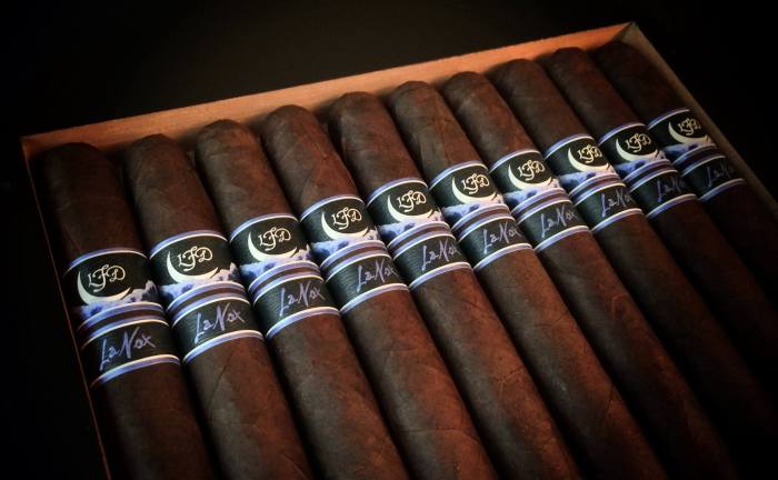 La-Flor-Domincana-La-Nox