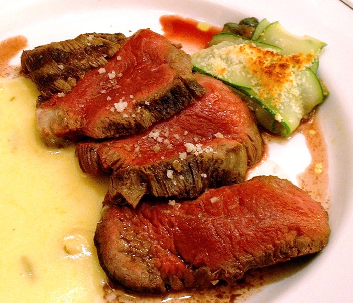 Chateaubriand_with_Bearnaise