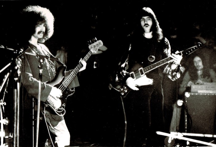 CURVEDAIRPHILBASSLIVE